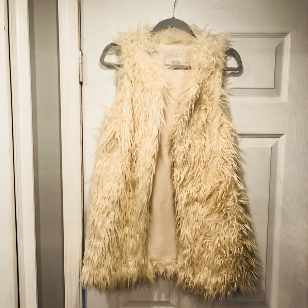 Cream faux fur vest